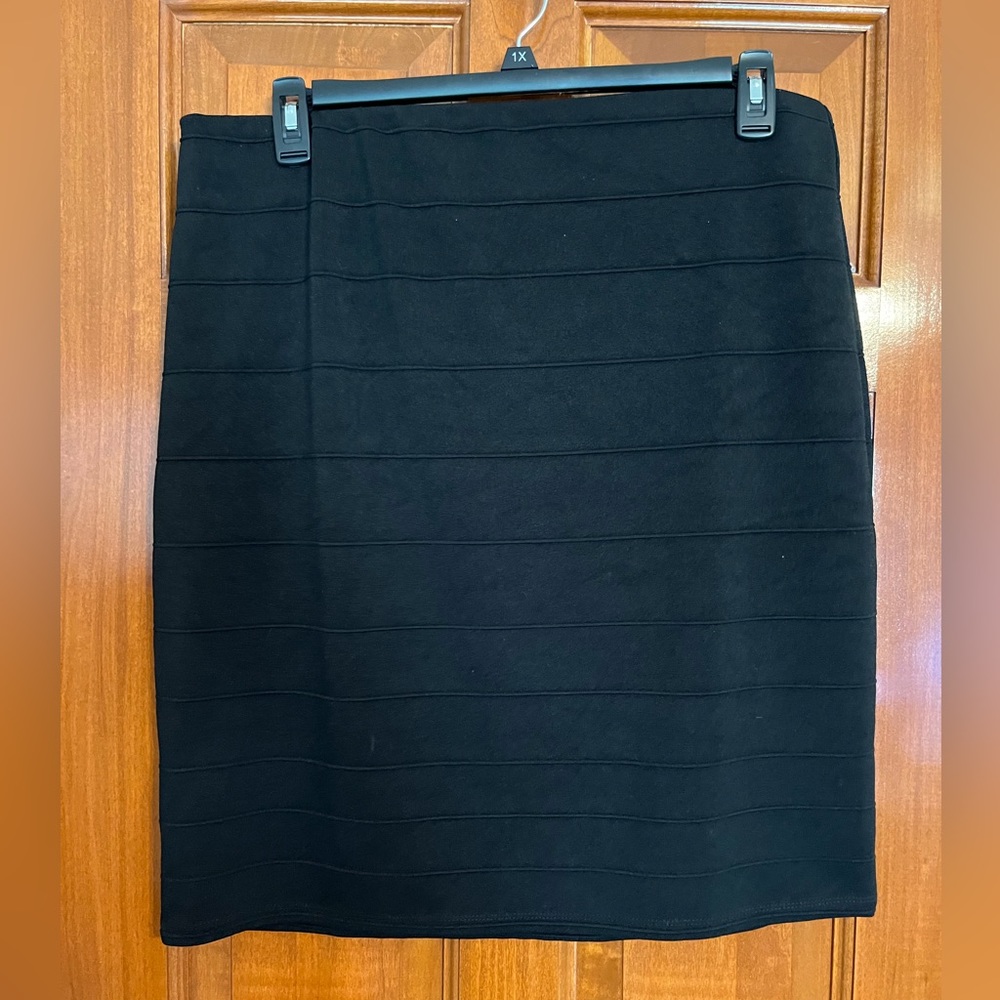 Pull on black stretchy Straight skirt. Size XL